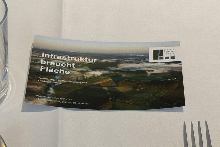 Einladung zur Veranstaltung „Infrastruktur braucht Fläche“ in Berlin Einladung zur Veranstaltung „Infrastruktur braucht Fläche“ in Berlin